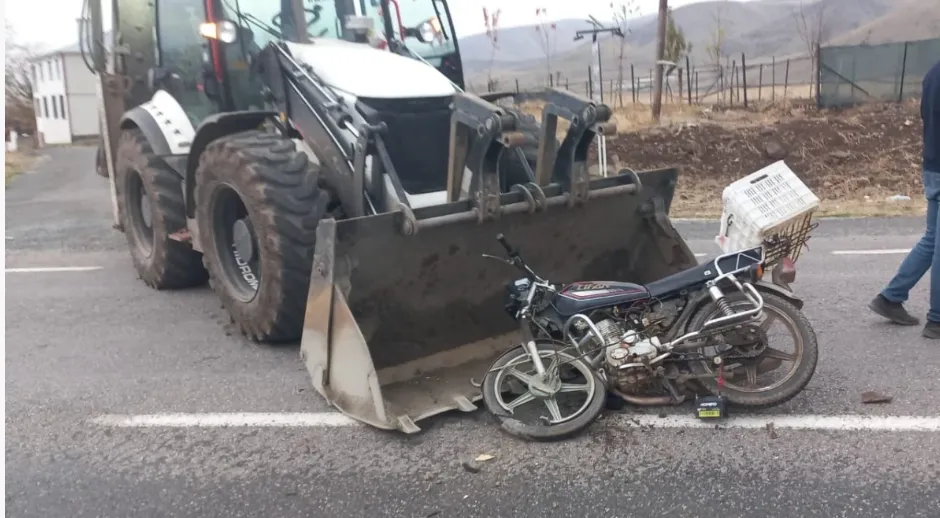 Elazığ’da iş makinesi ile motosiklet çarpıştı: 1 ölü