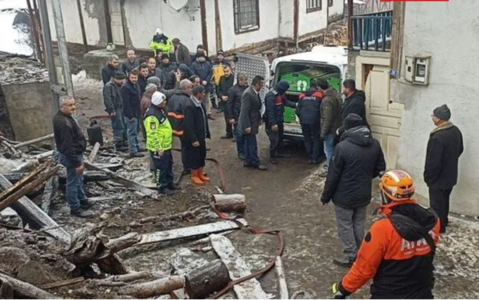 Yürekler kavruldu! Baba ve engelli oğlu alevlerin arasında kaldı!