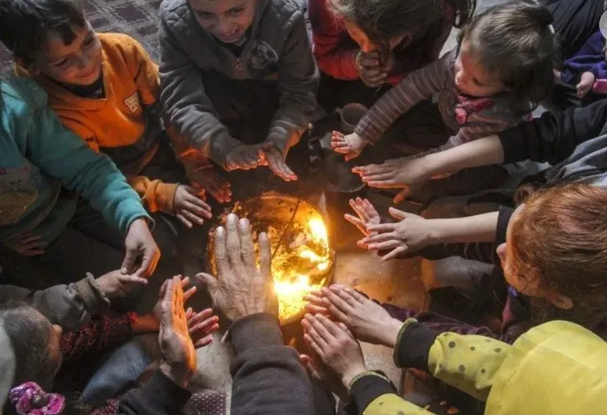  Siyonist İsrail sadece silahlarla katletmiyor! Gazze’den kalan kıtlık ve açlık