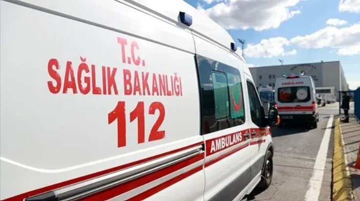 Ambulans ile otomobil çarpıştı: 1 ölü