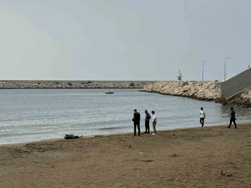 Mersin’de sabah saatlerinde denize giren bir kişi boğularak hayatını kaybetti.