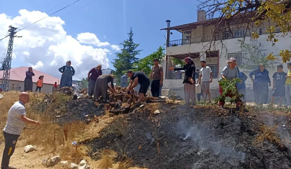 Kamyon damperi elektrik hattını kopardı ve çıkan kıvılcımlar yangına sebep oldu