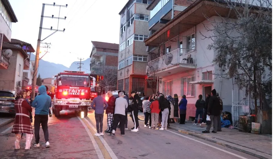 Denizli’de yürek yakan kahramanlık. Çocuklarını kurtardı, kendisi alevlere yenildi!