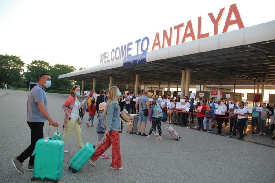 Antalya’ya turist yagiyor