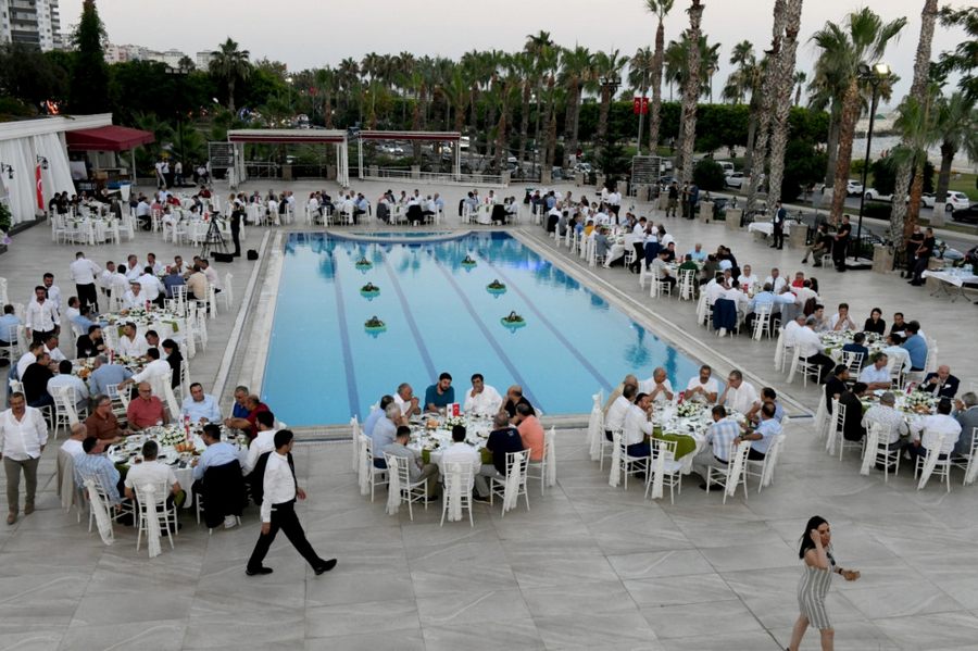 Mersin Il Emniyet Müdürü Sahne’ye Veda Yemegi