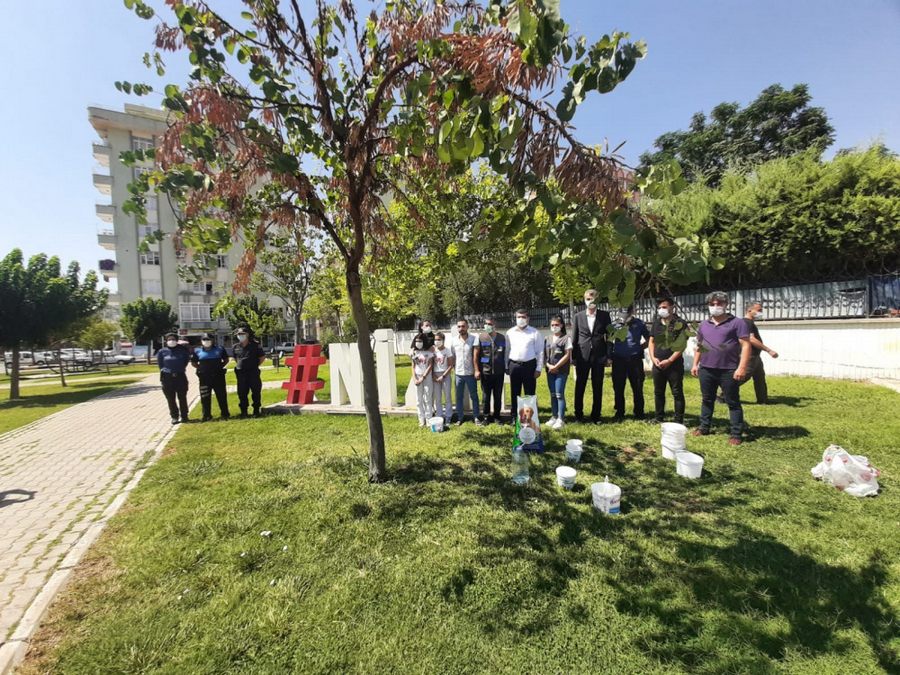 Asiri sicaklarda sokak hayvanlari için seferber oldular