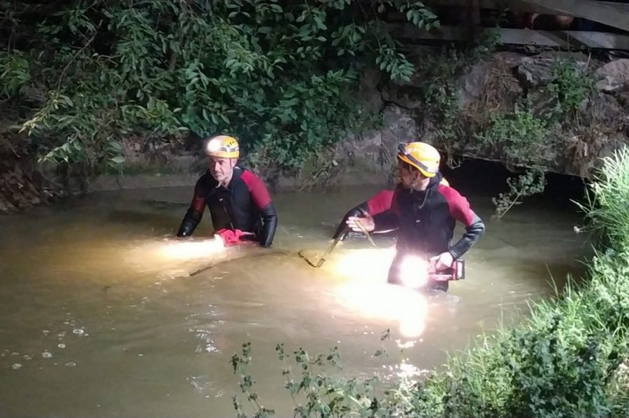 Sulama kanalina düsen 4 yasindaki çocugun cansiz bedenine 6 saat sonra ulasildi