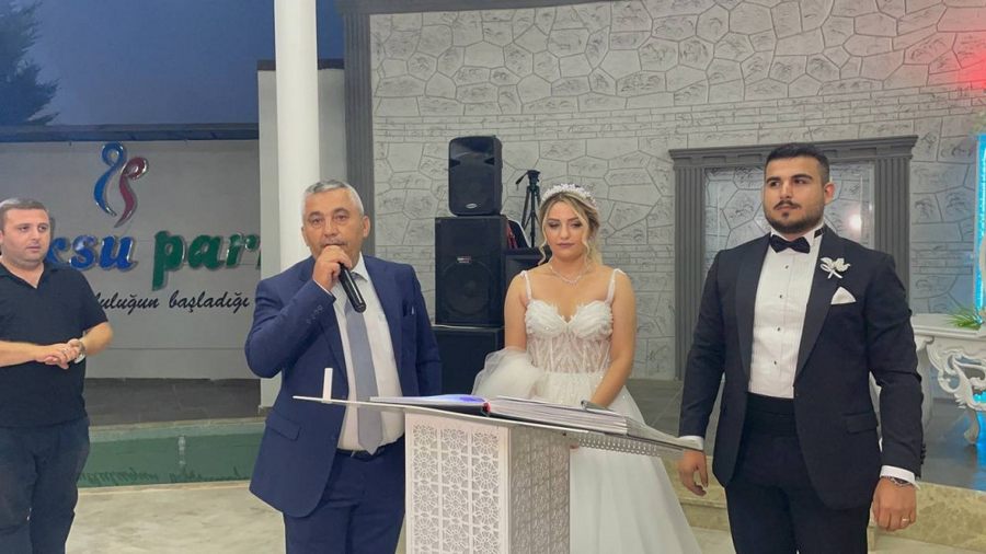 Bursa’da nikah memuru kendi kizinin nikahini kiydi