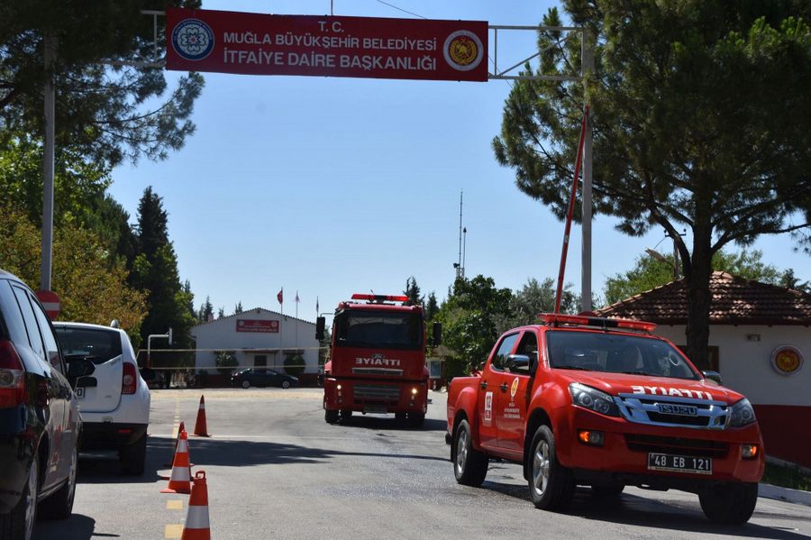 Mugla Büyüksehir’den Manavgat yanginina destek