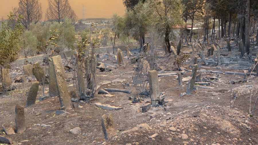 Sarilar’da yeniden yükselen alevler evleri tehdit etti mahalleli sokaga döküldü