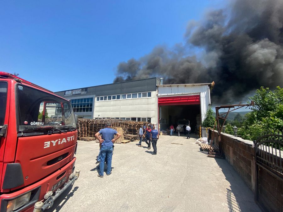 Çerez fabrikasi alev alev yandi