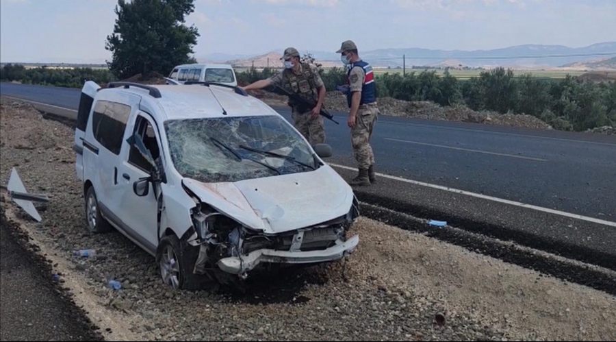 Gaziantep’te ticari araç takla atti: 1 ölü, 3 yarali