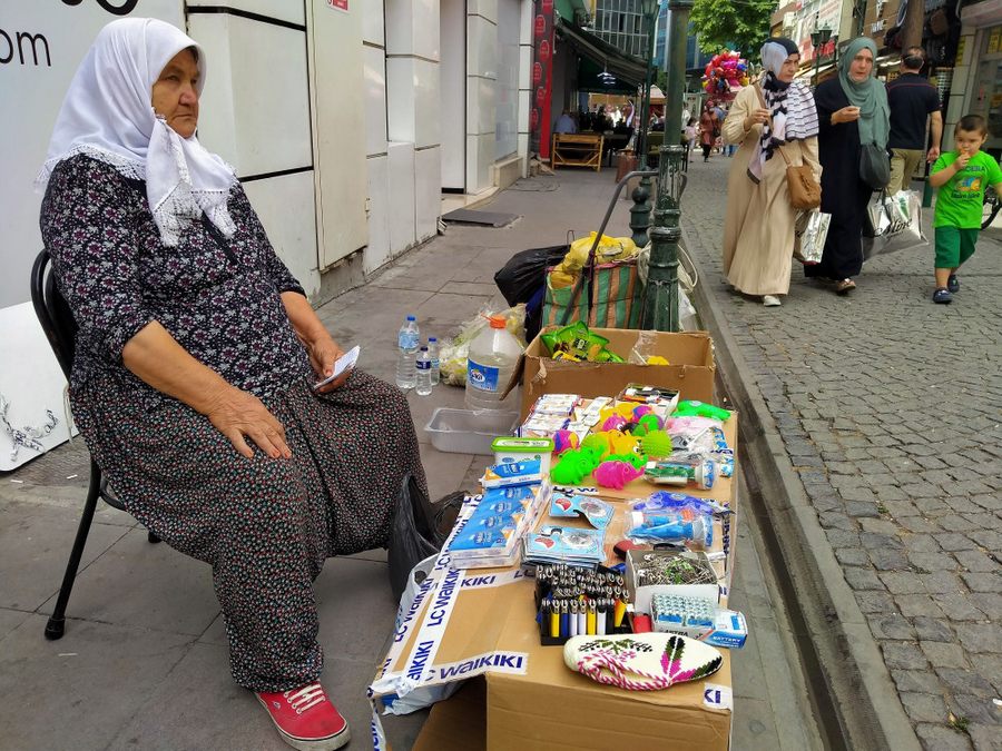 75 yasindaki babaannenin torunlari için verdigi örnek mücadele