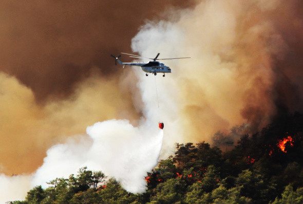 Orman yanginlarinda 6 uçak 39 helikopter görev aldi