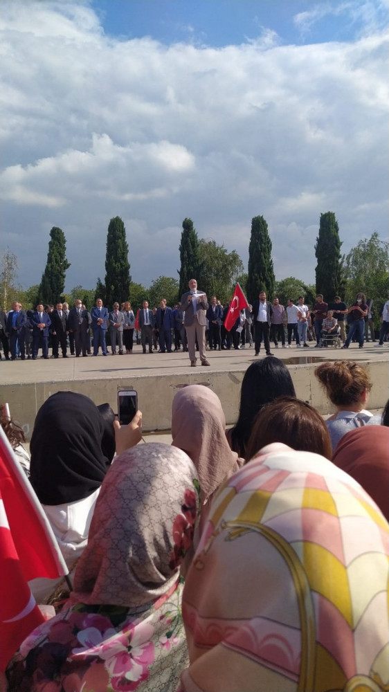 Maltepedeki Asi Karsiti mitingde Istiklal Marsi Skandali