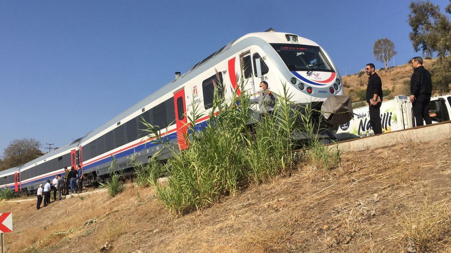 Yasli Kadina Tren Çarpti