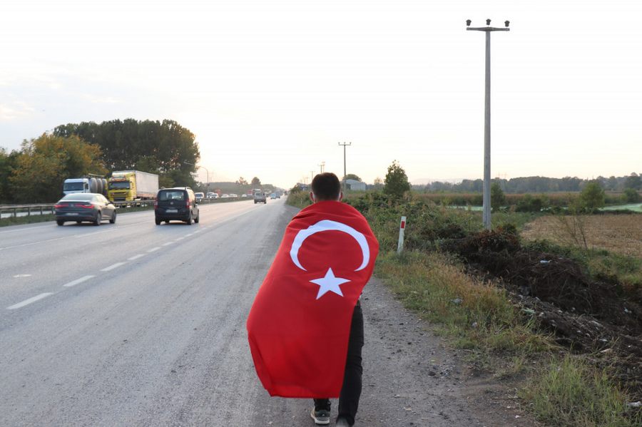 Sesini Duyurmak Için Üçüncü Kez Yollara Düstü