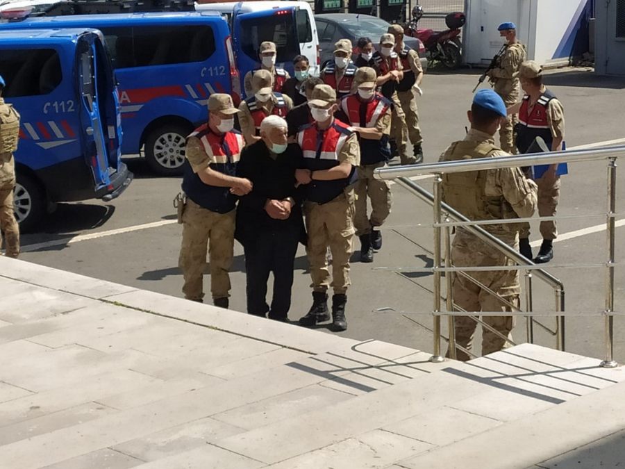 5 kisinin öldürüldügü olayda korkunç detay: Atlar kavga etti, sahipleri birbirini vurdu