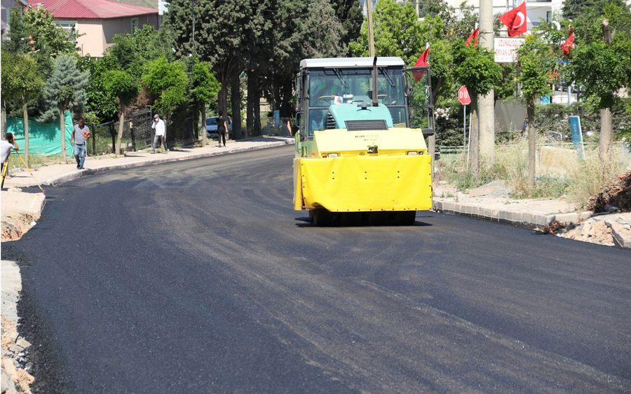 Kocaeli Darica’da yollara üstyapi bakimi