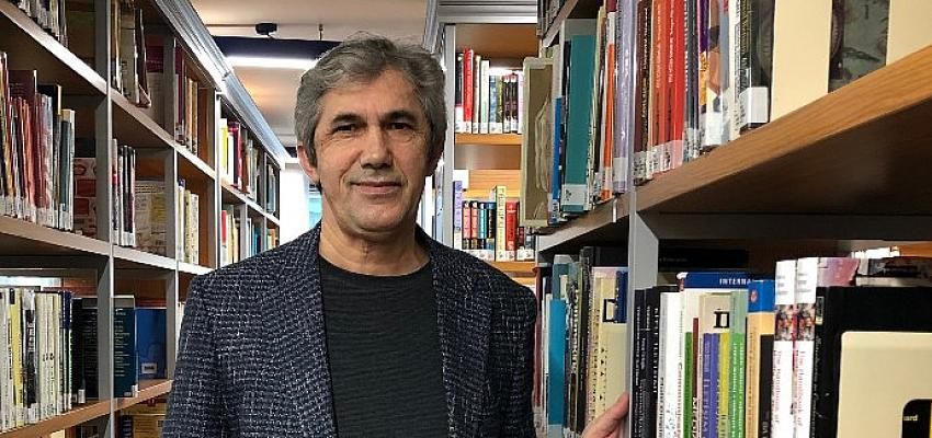 Prof. Dr. Süleyman Irvan: Iyi gazeteciyi kötü gazeteciden ayiran etik ilkelere uymasidir