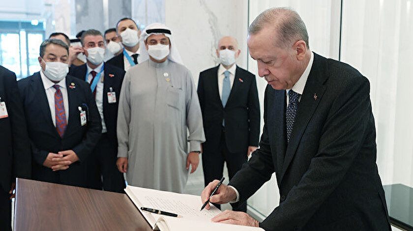 Cumhurbaskani Erdogan seref defterini imzaladi