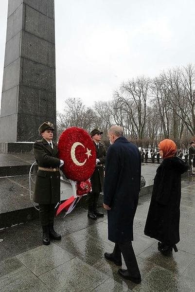 Cumhurbaskani o ülkede resmi törenle karsilandi!