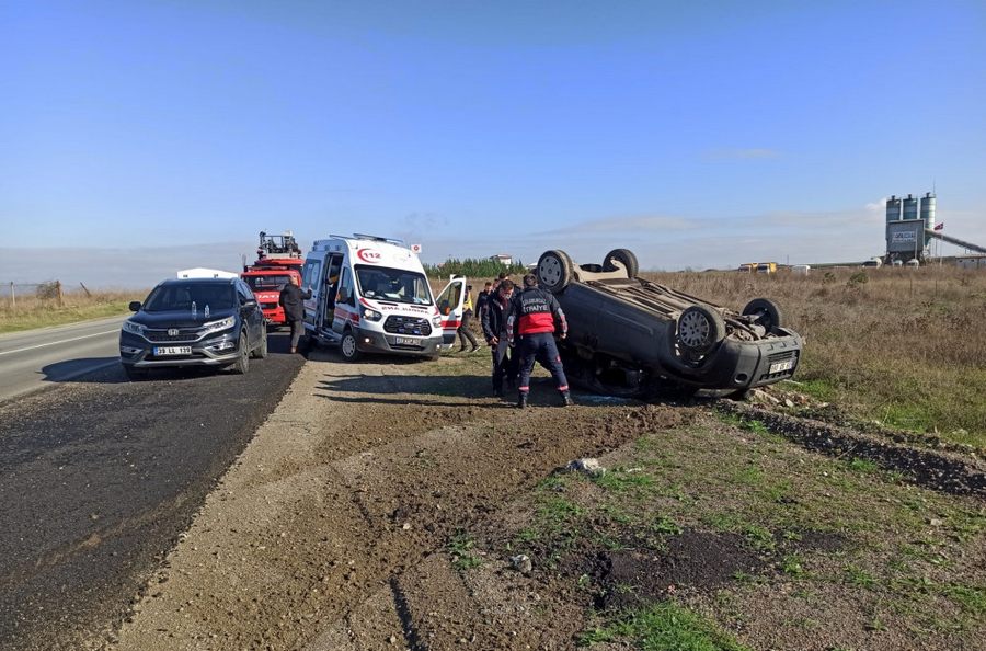 Emniyet kemeri sayesinde takla atan araçtan sag çikti