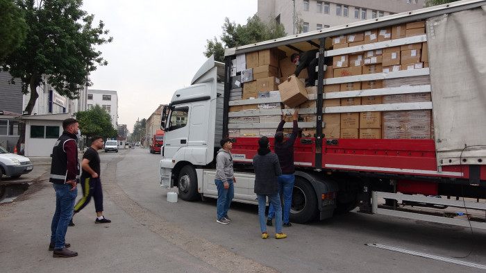 Mersin’de bir tirda bin litre etil alkol ele geçirildi