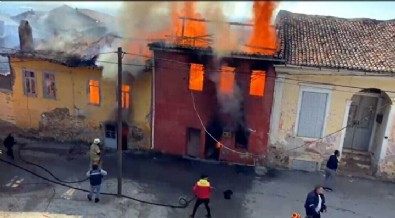 Üç kardesin hayatini kaybettigi yanginla ilgili yürek yakan ayrintilar: Birbirlerine sarili halde bulunmuslar